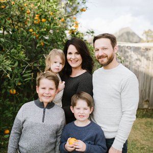 Meet your Posher, Leslie